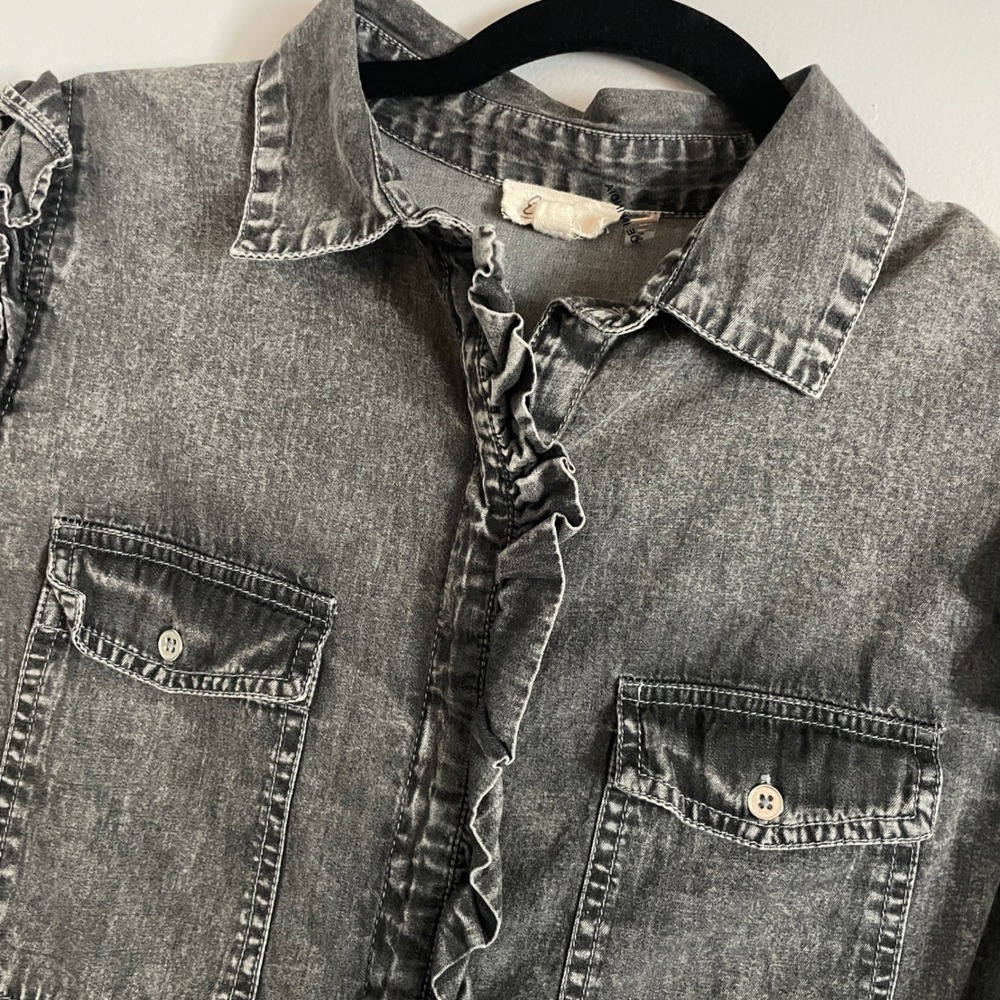 Elan Ruffle Denim Shirt Womens Small Gray Acid Wash Button Down Boho Western Top